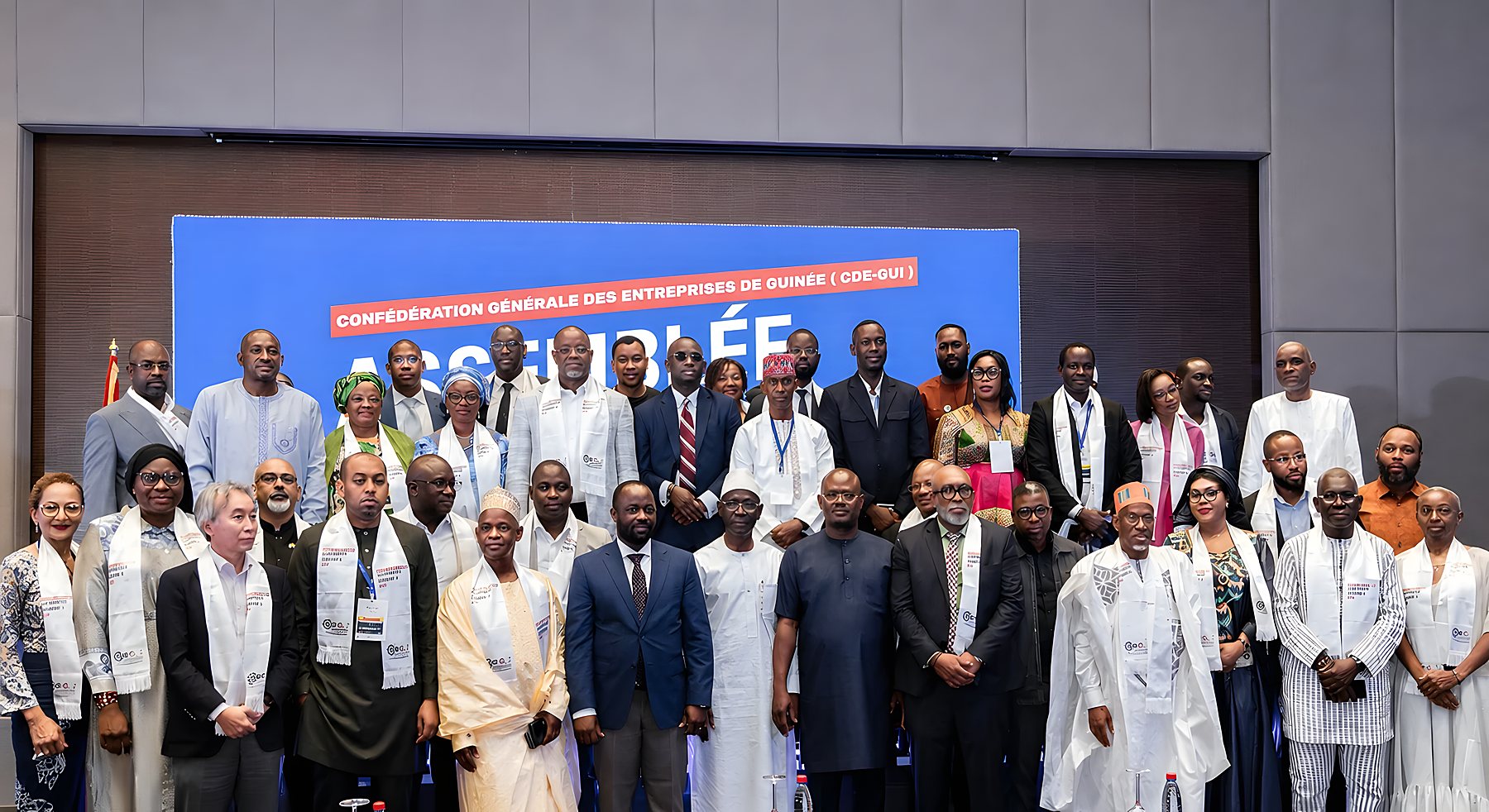 Photo de groupe de l'Assemblée générale de la CGE-GUI à Conakry